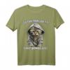 Lustiges Katzen Kaffee T-Shirt - Sarkastisches Spruchshirt für Morgenmuffel, Langschläfer & Katzenliebhaber als Geschenkidee
