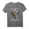 Lustiges Katzen Kaffee T-Shirt - Sarkastisches Spruchshirt für Morgenmuffel, Langschläfer & Katzenliebhaber als Geschenkidee