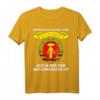 Unterschätze niemals einen alten Mann der in der DDR aufgewachsen ist - Nostalgisches DDR T-Shirt zum Mauerfall Jubiläum & Geschichts-Geschenkidee