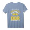 Lustiges DDR Motiv T-Shirt - Unterschätze niemals einen alten Mann der in der DDR aufgewachsen ist, perfektes Geschenk zum Mauerfall & Geburtstag