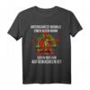Herren Unterschätze niemals einen alten Mann der in der DDR aufgewachsen ist - Lustiges Retro T-Shirt mit DDR Logo, Hammer & Zirkel als Geschenkidee zum Geburtstag oder Partyoutfit