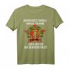 Herren Unterschätze niemals einen alten Mann der in der DDR aufgewachsen ist - Lustiges Retro T-Shirt mit DDR Logo, Hammer & Zirkel als Geschenkidee zum Geburtstag oder Partyoutfit