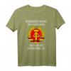 Unterschätze nie alten Mann aufgewachsen in der DDR T-Shirt – Lustiges Geschenk für DDR- und Ostdeutschland-Fans, Nostalgiker & Ossi Männer und Frauen