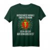 Herren DDR Rentner T-Shirt - Unterschätze niemals einen alten Mann aus der DDR, perfekt für Ostdeutsche Rentner & Ostalgie-Fans