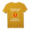 Herren DDR Rentner T-Shirt - Unterschätze niemals einen alten Mann aus der DDR, perfekt für Ostdeutsche Rentner & Ostalgie-Fans