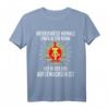 Herren DDR Rentner T-Shirt - Unterschätze niemals einen alten Mann aus der DDR, perfekt für Ostdeutsche Rentner & Ostalgie-Fans