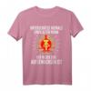 Herren DDR Rentner T-Shirt - Unterschätze niemals einen alten Mann aus der DDR, perfekt für Ostdeutsche Rentner & Ostalgie-Fans