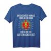 Herren DDR Rentner T-Shirt - Unterschätze niemals einen alten Mann aus der DDR, perfekt für Ostdeutsche Rentner & Ostalgie-Fans