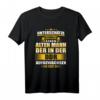 Unterschätze niemals einen alten Mann aus der DDR! - Stolzes Ossi T-Shirt für Ostdeutsche mit Humor