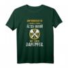 Unterschätze niemals einen alten Mann Welt Geschenk Spruch T-Shirt - Lustiges Dart Geschenk für Dartspieler, Opa, Oma & Großeltern