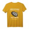 Unterschätze niemals einen alten Mann mit einem Dartpfeil T-Shirt - Lustiges Dartsport Outfit für Männer, Geschenkidee für Dartspieler