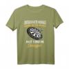Unterschätze niemals einen alten Mann mit einem Dartpfeil T-Shirt - Lustiges Dartsport Outfit für Männer, Geschenkidee für Dartspieler