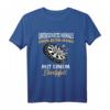 Unterschätze niemals einen alten Mann mit einem Dartpfeil T-Shirt - Lustiges Dartsport Outfit für Männer, Geschenkidee für Dartspieler
