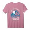 Unterschätze niemals einen alten Mann auf Skiern Geschenk T-Shirt – Lustiges Ski Motiv für Rentner, Väter & Freunde, perfekt als Geburtstags- oder Weihnachtsgeschenk