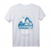 Unterschätze niemals einen alten Mann auf Skiern Geschenk T-Shirt – Lustiges Ski Motiv für Rentner, Väter & Freunde, perfekt als Geburtstags- oder Weihnachtsgeschenk