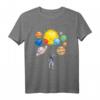 Astronaut Planet Sonnensystem Universum Weltraum T-Shirt – Lustiges Weltraum Design für Damen, Herren & Kinder, Perfekt für Space-Fans