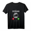 The Ocean Is Calling And I Must Go Taucher T-Shirt – Lustiges Tauchmotiv für Damen & Herren, Perfekt für Scuba Diver & Unterwasserwelt-Liebhaber