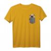 Hund in der Tasche T-Shirt mit Mops Motiv – Humorvolles Tierdesign für Hunde- und Mops-Liebhaber
