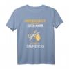 Unterschätze Niemals Einen Alten Mann Mit Drumsticks Musik T-Shirt – Perfekt für Trommler, Schlagzeuger & Musikfans als Geburtstags- oder Weihnachtsgeschenk