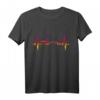 Berlin Skyline Herzschlag LGBT Regenbogen Pride Queer Liebe T-Shirt – Stolzes Berliner Pride Outfit & Souvenir für Fans & Besucher