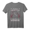 So viele Idioten und nur eine Sense - Sarkasmus T-Shirt für Gothic Fans, Humorvolle Sprüche für Männer & Frauen