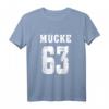 MÜCKE 63 T-Shirt – Lustiges Kinder- und Erwachsenenshirt mit Buchstaben, Zahlen, Mücke & Fußball – Perfektes Geschenk für Geburtstage, Feiertage und den Alltag