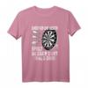 Dart T-Shirt Lustiger Spruch 'Einer von uns beiden spielt besser als du' – Perfektes Geschenk für Dartspieler und Dartfans