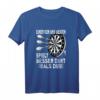 Dart T-Shirt Lustiger Spruch 'Einer von uns beiden spielt besser als du' – Perfektes Geschenk für Dartspieler und Dartfans
