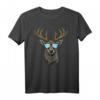 Bayern Hirsch mit Sonnenbrille Herren Lederhose Kostüm T-Shirt – Lässiges Oktoberfest Outfit für Damen, Herren & Kinder