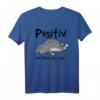 Positiv auf müde getestet Kurzarm T-Shirt für Katzenliebhaber – Lustiges Schlafshirt, perfekt als Weihnachtsgeschenk für Cat Dads, Cat Mamas & Katzenfans