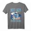 HapPanda Lilo & Stitch Not Lazy #Energy Saving Portrait T-Shirt – Offiziell lizenzierte Disney Kleidung für Damen und Herren