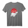 Coca-Cola Polar Bear Bottle Balance T-Shirt - Offiziell Lizenzierte Coca-Cola Bekleidung mit Eisbären-Motiv