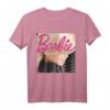 Klassisches Barbie Logo T-Shirt – Exklusives Amazon Design in Verschiedenen Farben & Größen, Bequemer Rundhals, Schmale Passform