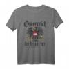 Österreich Do Bin I Her T-Shirt - Österreichisches Motiv mit Wappenadler und Mundart Spruch für Fans und Touristen