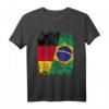 Brasilien Deutschland Flagge T-Shirt für Damen, Herren & Kinder - Klassisch geschnitten, doppelt genähter Saum