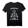 Lustiges Chemie Nerd T-Shirt mit Weihnachtsbaum - Perfektes Geschenk für Chemiker, Chemiestudenten & Wissenschafts-Nerds