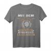 Mit dem Dartpfeil in den Händen werden Helden zu Legenden - Dart T-Shirt für Männer, Dart Papa & Opa, Perfekt zum Dart Zubehör & Dartscheibe