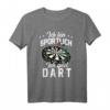 Lustiges Dart T-Shirt für Herren mit Spruch 'Ich bin sportlich ich spiel Dart' – Perfektes Geschenk für Dartspieler mit Humor