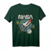 NASA Blast Off Retro Rainbow Stripes Premium T-Shirt – Offiziell lizenziert für Weltraum- und NASA-Fans