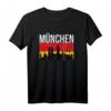 München Skyline Shirt mit Deutschland Flagge – Lustiges Souvenir und Geschenkidee für Männer, Frauen & Kinder