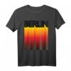 Berlin Retro Deutschland T-Shirt mit Flagge - Klassisch geschnitten, doppelt genähter Saum, ideal für Berliner Fan und Deutschland-Liebhaber