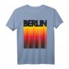 Berlin Retro Deutschland T-Shirt mit Flagge - Klassisch geschnitten, doppelt genähter Saum, ideal für Berliner Fan und Deutschland-Liebhaber