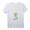 Lustiges Drache frisst Einhorn T-Shirt mit V-Ausschnitt – Satirisches Märchen Motiv für Einhornhasser & Fabelwesen Fans, Geschenkidee für Weihnachten