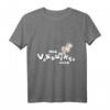 Einhorn springend T-Shirt mit Spruch 'Nur verrückte hier' – Lustiges Kinder T-Shirt mit Tiermotiven von NICI