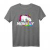 Ich hasse Montag. Lustiges Einhorn kotzt - Humorvolles Statement T-Shirt gegen Montagsfrust, perfektes Geschenk für Kollegen, Schüler & Azubis