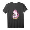 Coffee Is Real Magic - Einhorn T-Shirt mit Donut und Kaffee Motiv, perfektes Geschenk für Einhorn- und Kaffeeliebhaber