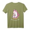 Coffee Is Real Magic - Unicorn T-Shirt mit Einhorn auf Donut und Kaffee Motiv, perfektes Geschenk für Kaffee- und Einhorn-Liebhaber