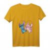 HapPanda Lilo & Stitch Engel Kuss T-Shirt mit V-Ausschnitt – Official Merchandise für Frauen, Männer, Jungen & Mädchen