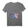 HapPanda Lilo & Stitch Engel Kuss T-Shirt mit V-Ausschnitt – Official Merchandise für Frauen, Männer, Jungen & Mädchen