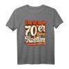 Das ist mein 70er Jahre Kostüm – Retro Outfit für Damen und Herren für 70er Mottopartys